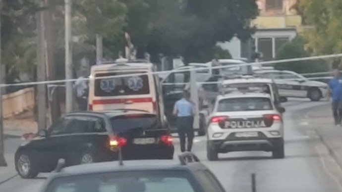 Maloljetnik na biciklu poginuo na putu prema školi