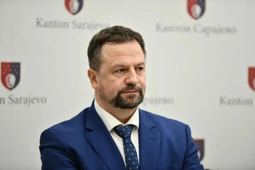 Novi skandal u školstvu: Roditelj smije vidjeti svoje dijete, ali samo ako direktor odobri fotografiju!