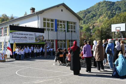 U Područnu školu Luke uloženo više od 300.000 KM, u OŠ 'Vladimir Nazor' otvoren i Antistres kutak