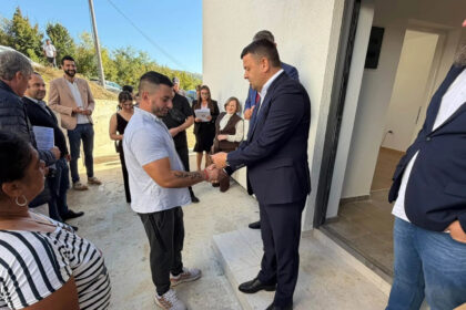 Hurtić u Ilijašu: 100.000 KM za dostojanstven dom romskim porodicama