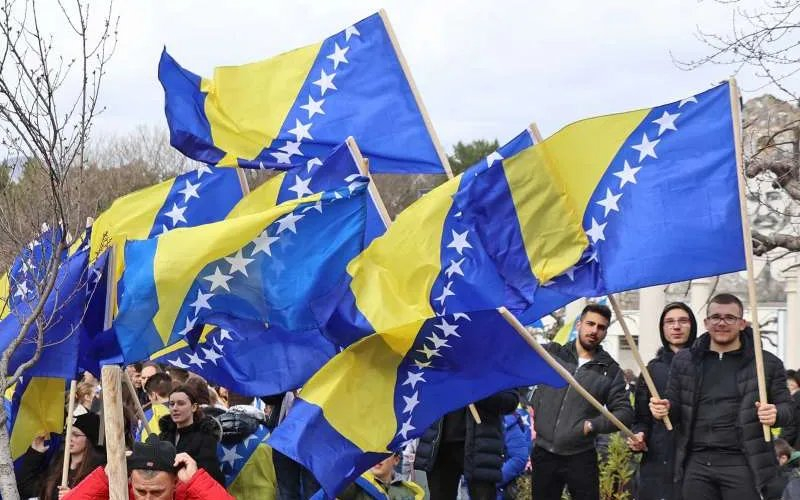 Ne treba našoj djeci Guardian da im objasni Bosnu, treba im Džeko kao uzor i priče o onima koji ostaju!
