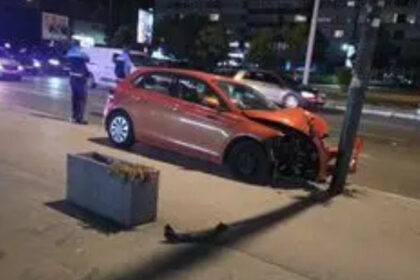 Nesreća na Dolac Malti: Automobil se zabio u stub