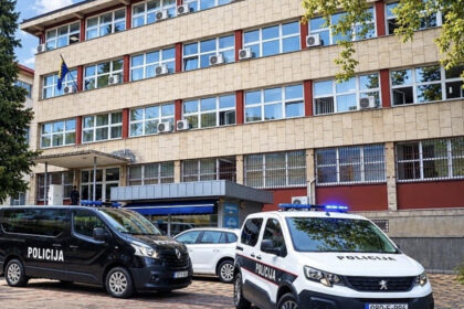 Velika policijska akcija u Krajini: Otkrivena plantaža sa stotinama stabljika kanabisa, jedna osoba uhapšena